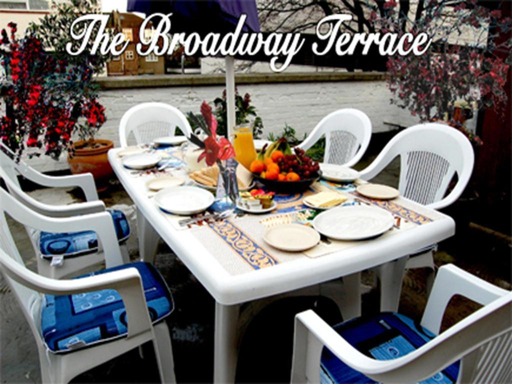 Broadway Lodge Bed And BreakfastSurbiton エクステリア 写真