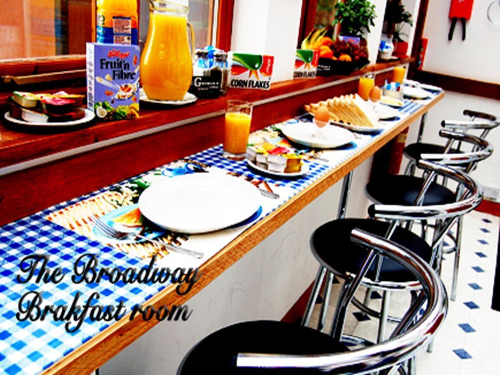 Broadway Lodge Bed And BreakfastSurbiton エクステリア 写真
